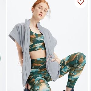 MOVING SALE! Fabletics Harlyn Midi Reversible Sports Bra - Paintbrush Camo